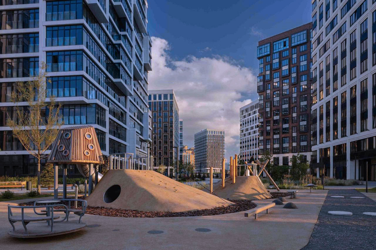 Целый мир новых открытий: двор-парк в West Garden