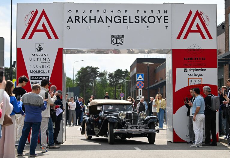 «Ралли Архангельское Аутлет 2026»: ретроавтомобили, чёрно-белое кино и кинопарк «Москино»